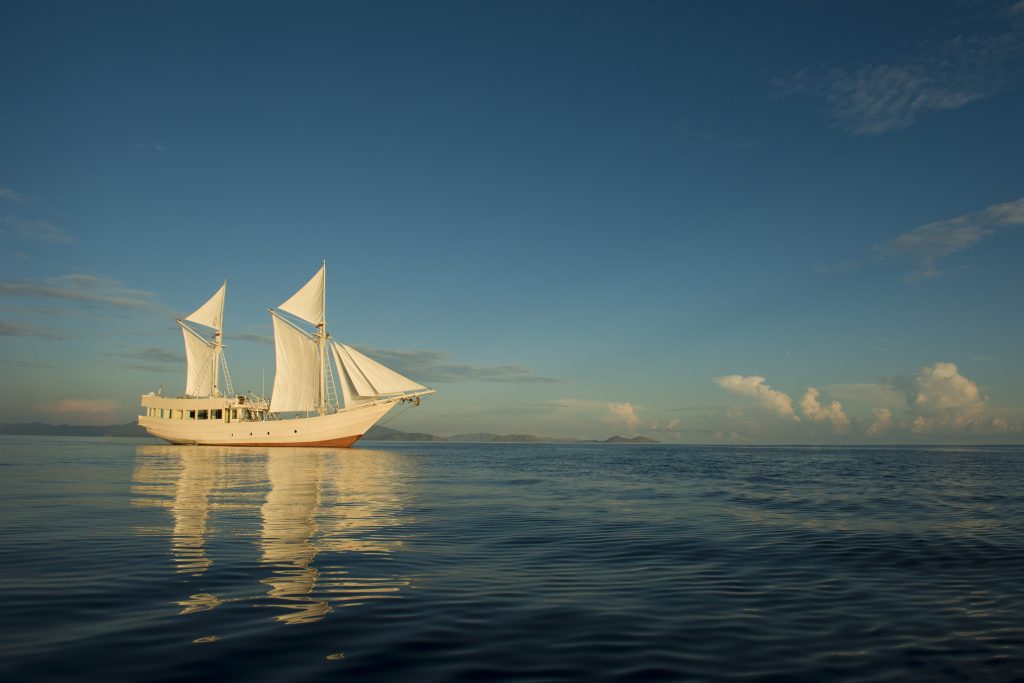 Alexa - luxuryyacht - Yacht Charter Indonesia
